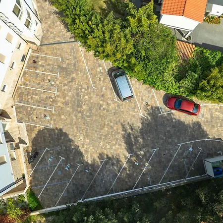 Klara * Pjescana Uvala