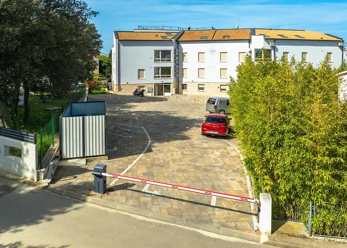 Klara 프예스차나 우발라