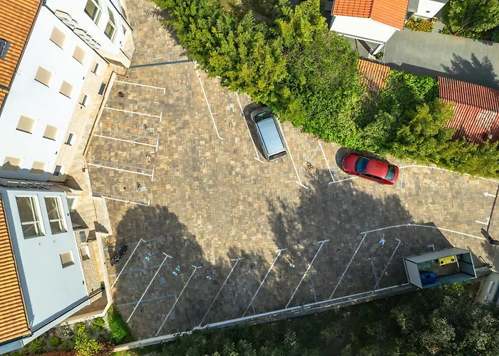 Klara * 프예스차나 우발라